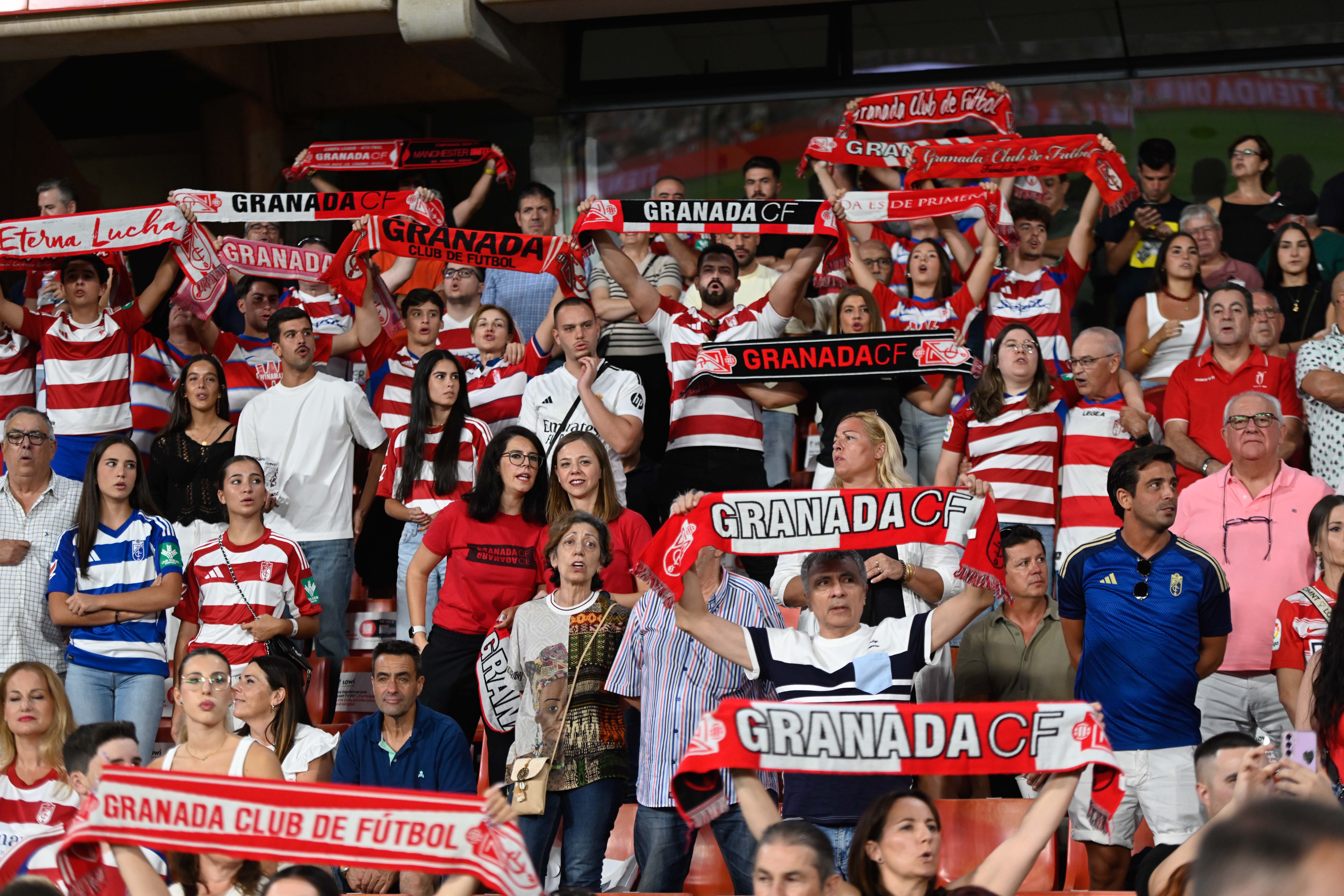 Búscate en la grada del Granada-Leganés