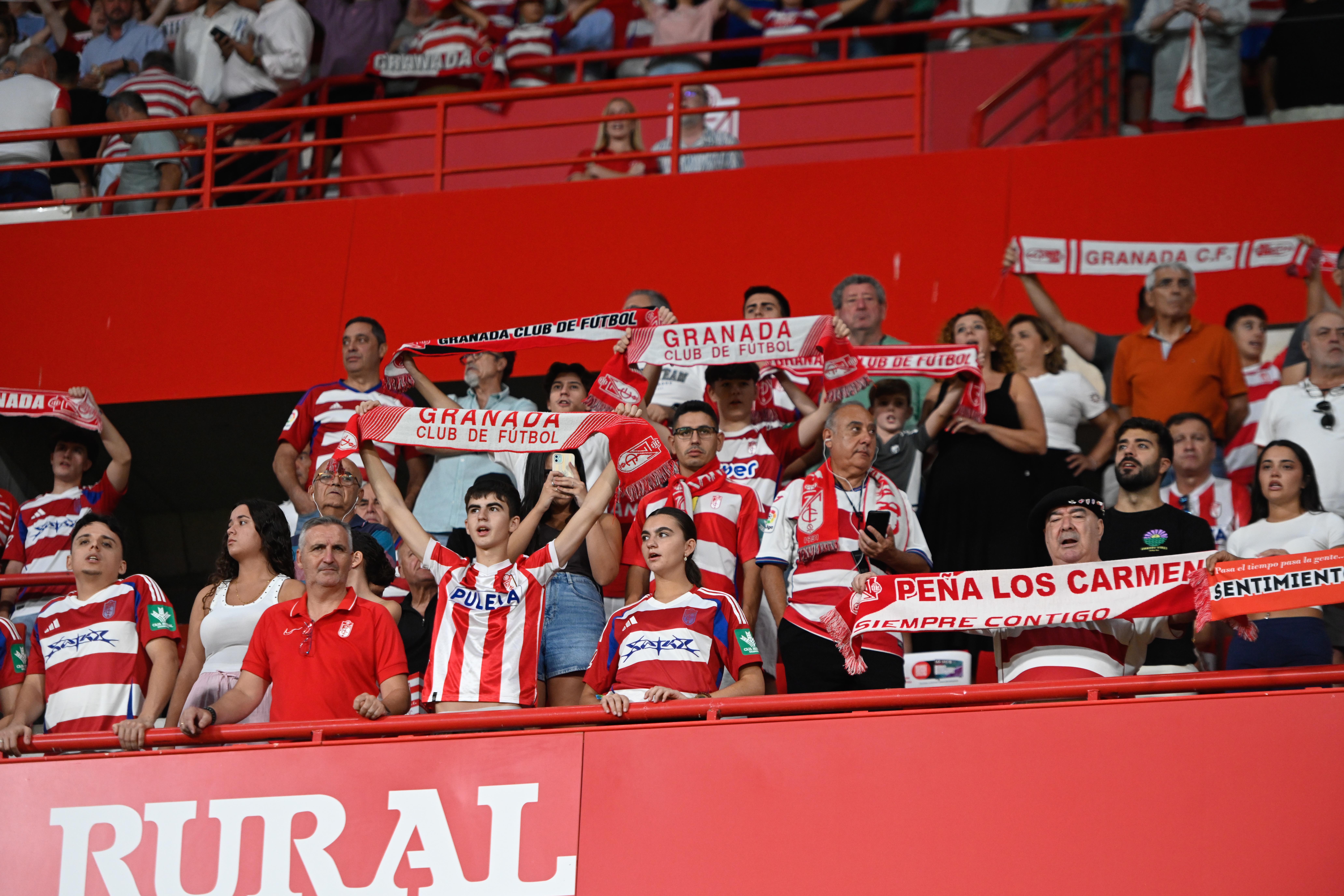 Búscate en la grada del Granada-Leganés