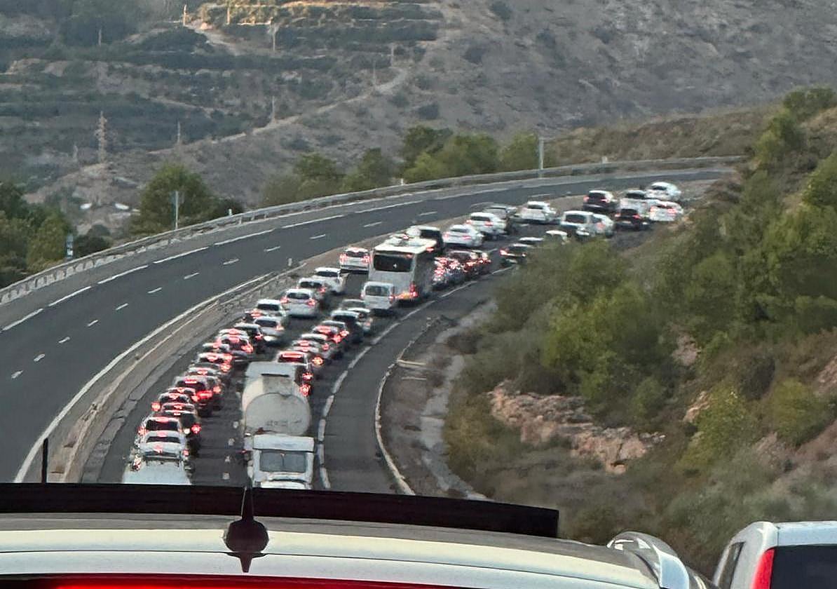 Retenciones este domingo en la A-44.