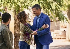 El presidente del Gobierno, Pedro Sánchez, y la vicepresidenta primera y ministra de Hacienda, María Jesús Montero, en un acto hoy en Málaga.