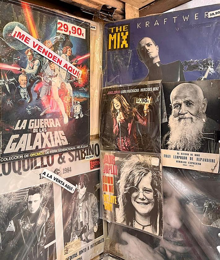 Imagen secundaria 2 - Cintas de videojuegos de Amstrad, MSX y Spectrum; cómics y cintas de música, vinilos y postales. 