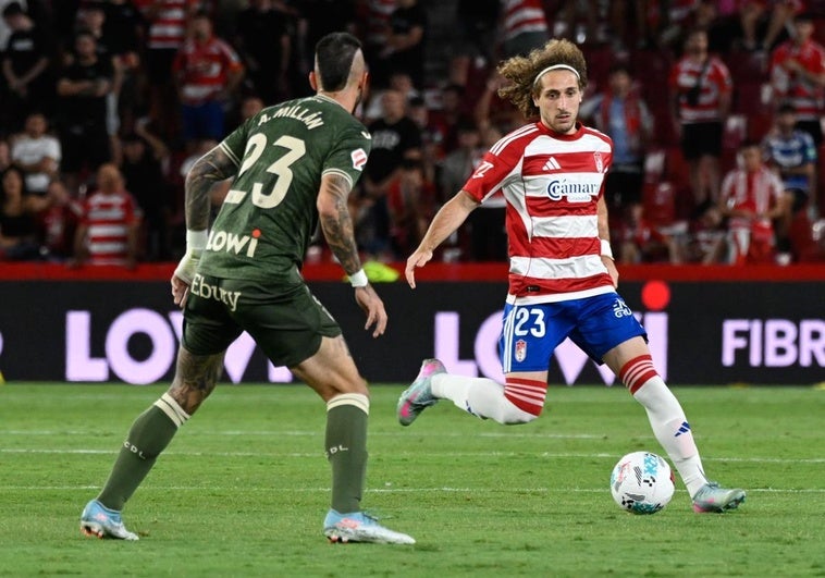 Todos los jugadores con ficha profesional han debutado ya