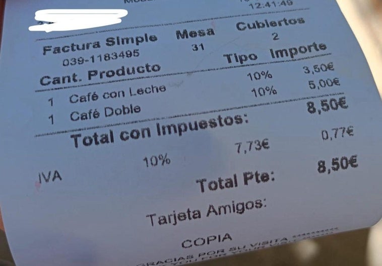 «Cerca de la Alhambra, ¿pagarías este precio por tomar unos cafés?»: se hace viral la cuenta de un bar de Granada