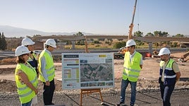 Visita a las obras de la GR-43 del delegado del Gobiero, Pedro Fernández.
