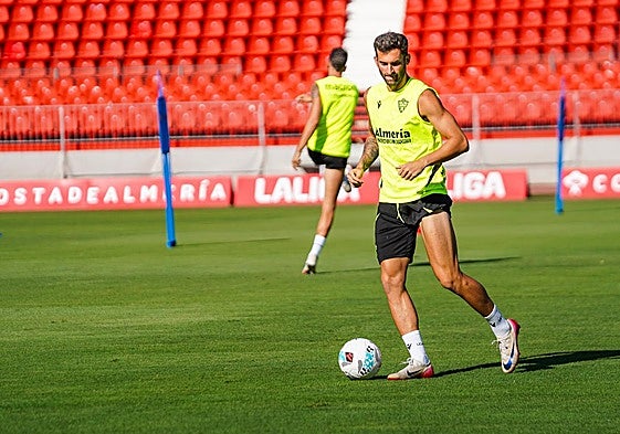 Baptistao durante un entrenamiento del Almería