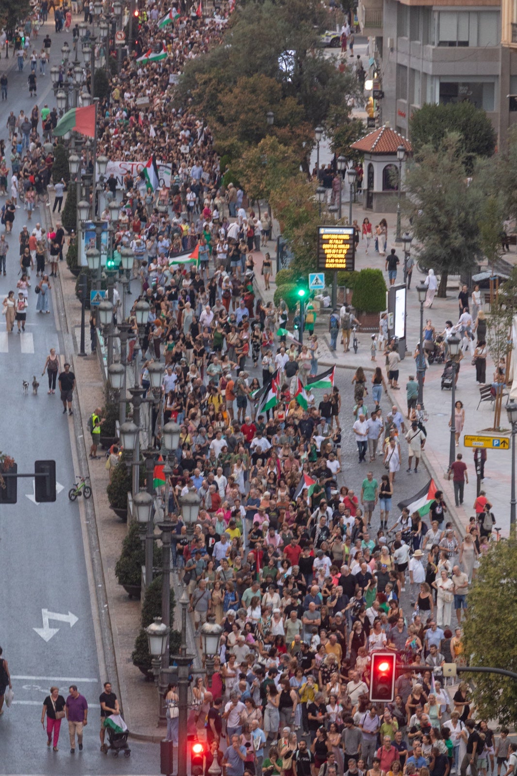 Las imágenes de la marcha en Granada contra el genocidio en Gaza