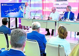 Francisco García, experto asesor ferroviario de #QuieroCorredor, durante su intervención ayer ante los empresarios andaluces.