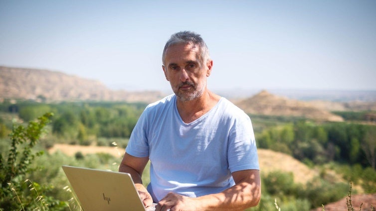 Javier vive y teletrabaja en su pueblo de toda la vida