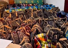 La Guardia Civil le da el alto en la A-92 por llevar 1.500 kilos de hachís en la furgoneta y huye a pie