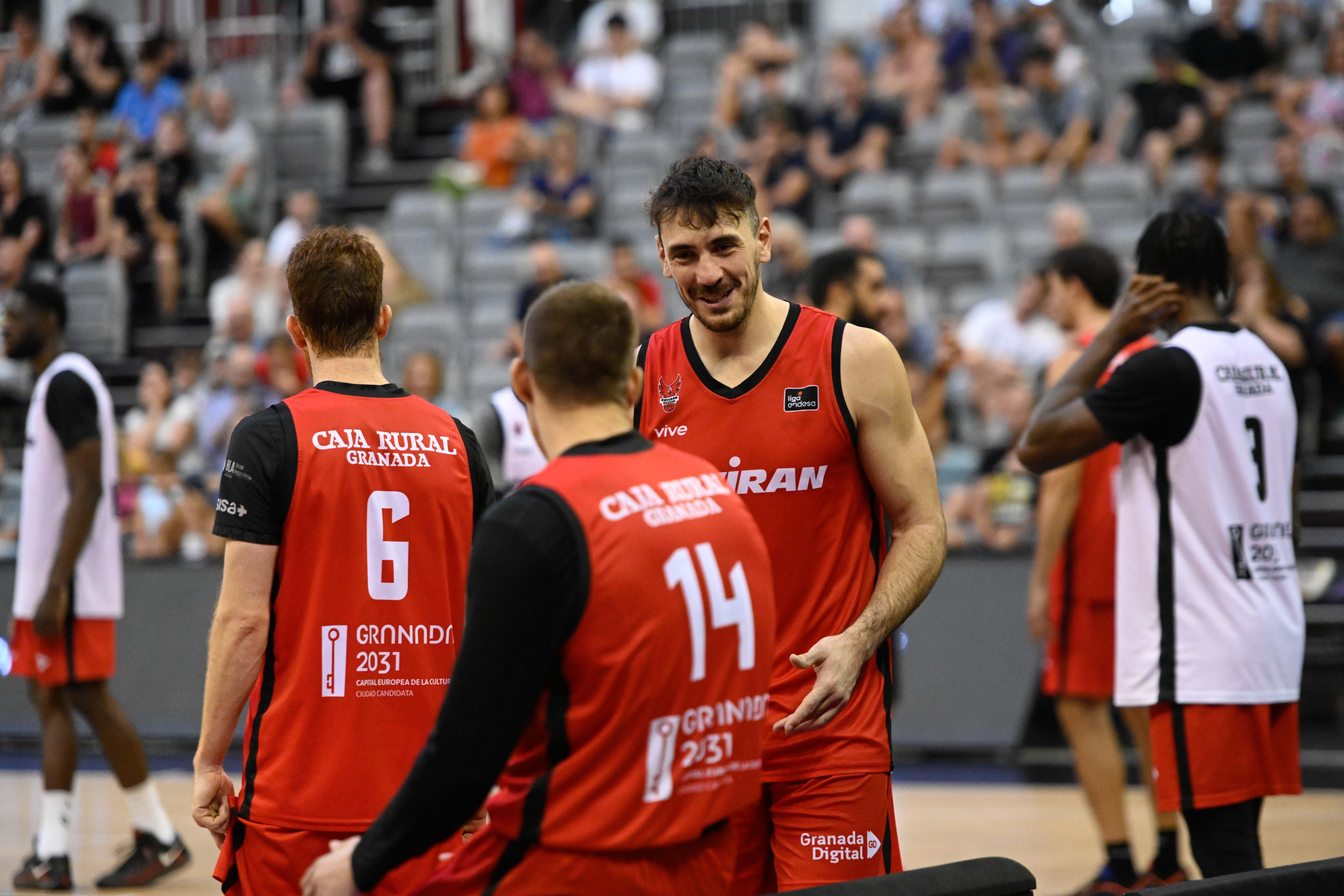 Encuéntrate en el entrenamiento con público del Covirán Granada