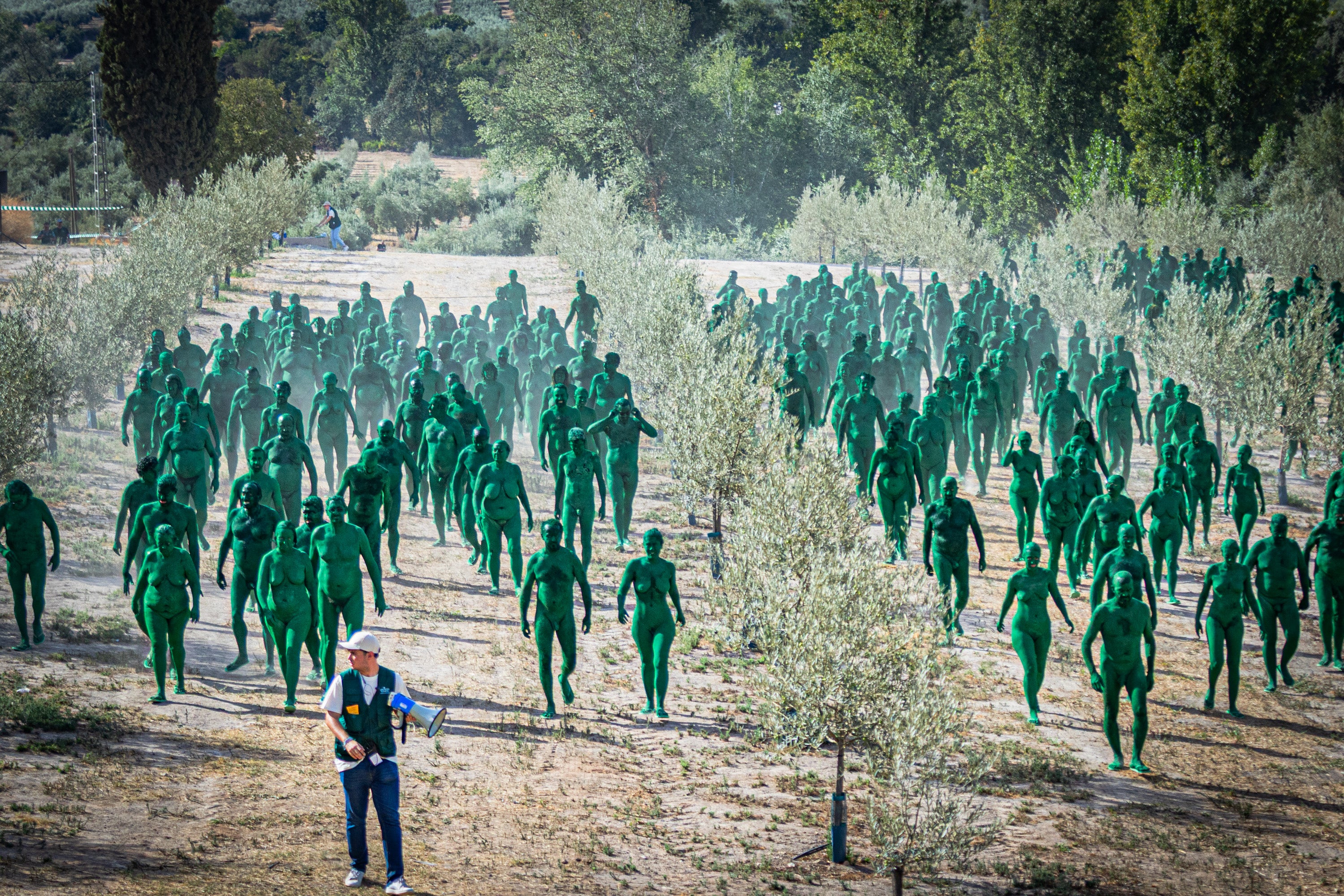 Las imágenes de los desnudos verdes en Granada