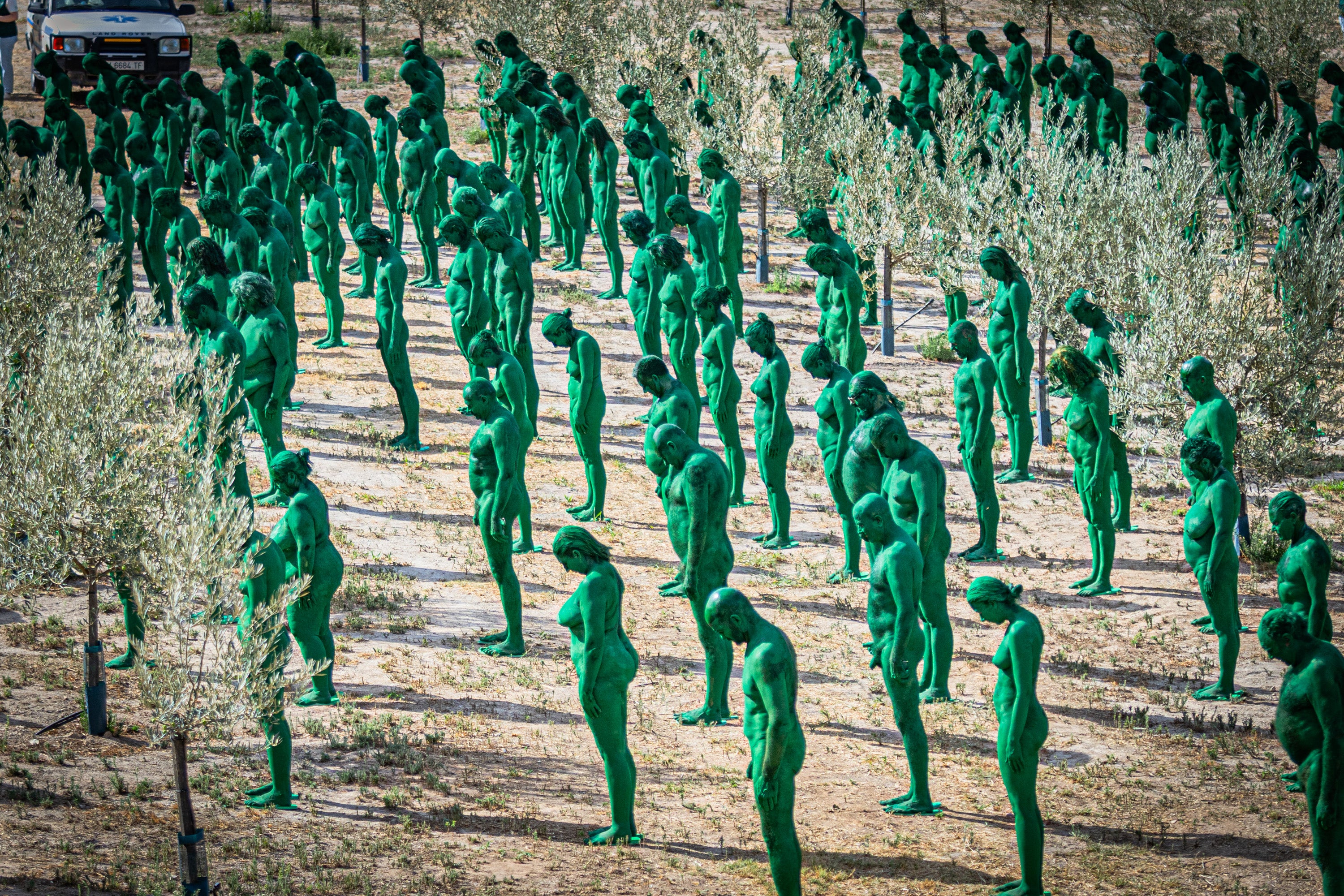 Las imágenes de los desnudos verdes en Granada