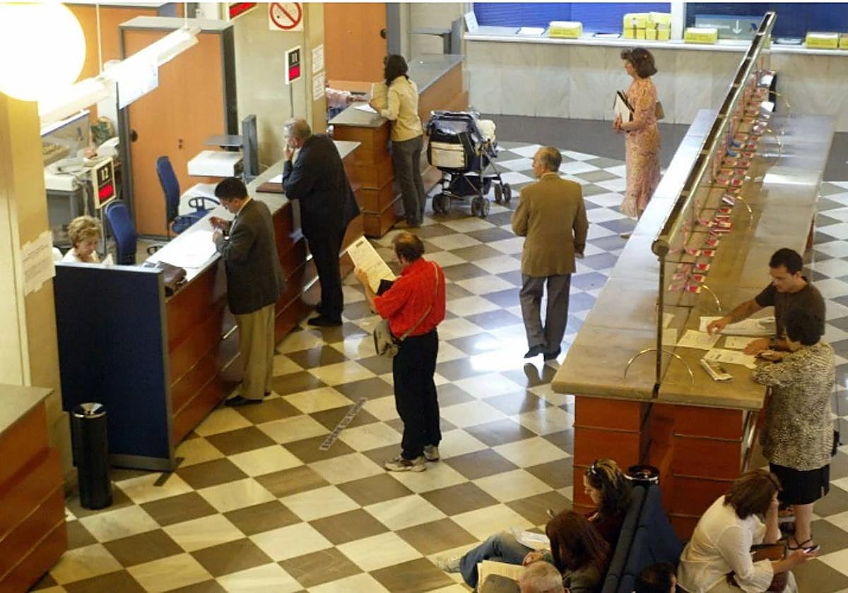 Una granadina quiso cobrar 87.000 euros de la Declaración de la Renta de otra mujer y acaba condenada