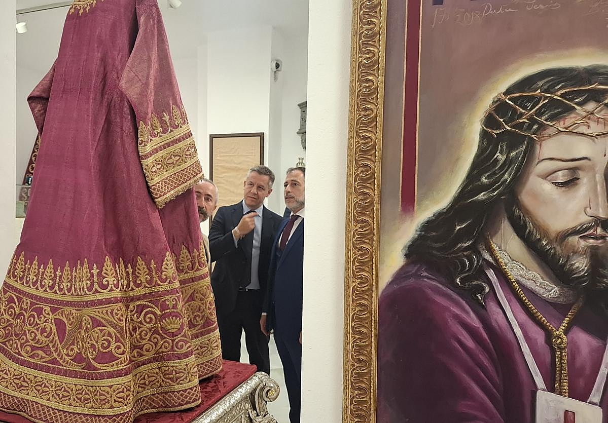 La cofradía del Rescate muestra su historia centenaria