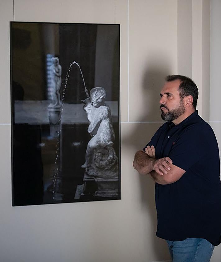 Imagen secundaria 2 - La exposición se halla en el vestíbulo del Carmen Blanco. 