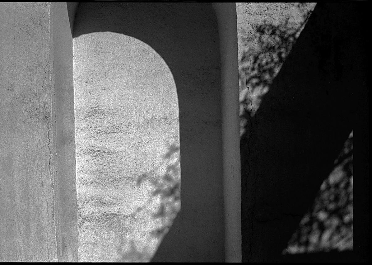 Imagen secundaria 1 - Fotos de la exposición 'En blanco inédito'. 