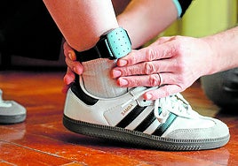 Instalación de una pulsera telemática.