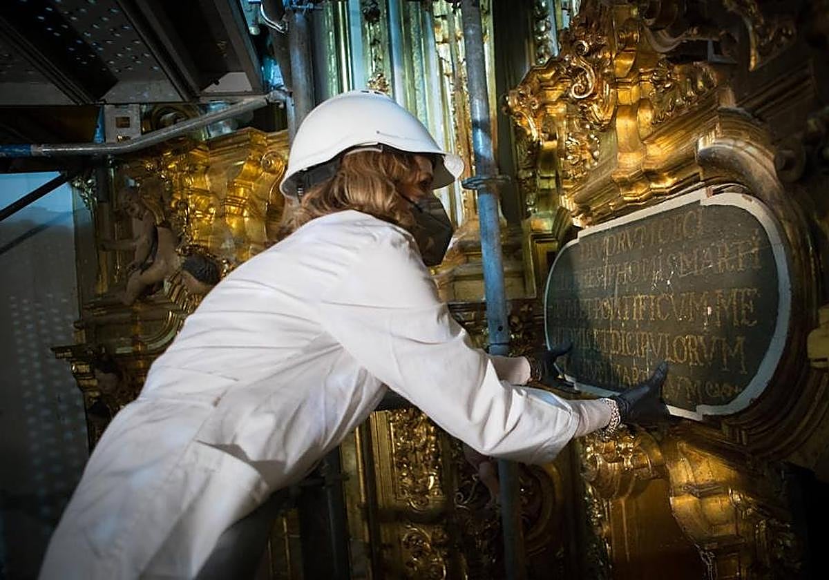 Retablo mayor de la Abadía del Sacromonte.