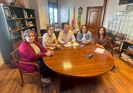 Reunión en CC OO para abordar la situación del centro pealeño.