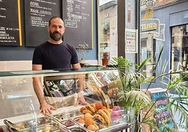 Althaer Hadad, al frente de Fruit Bowl.