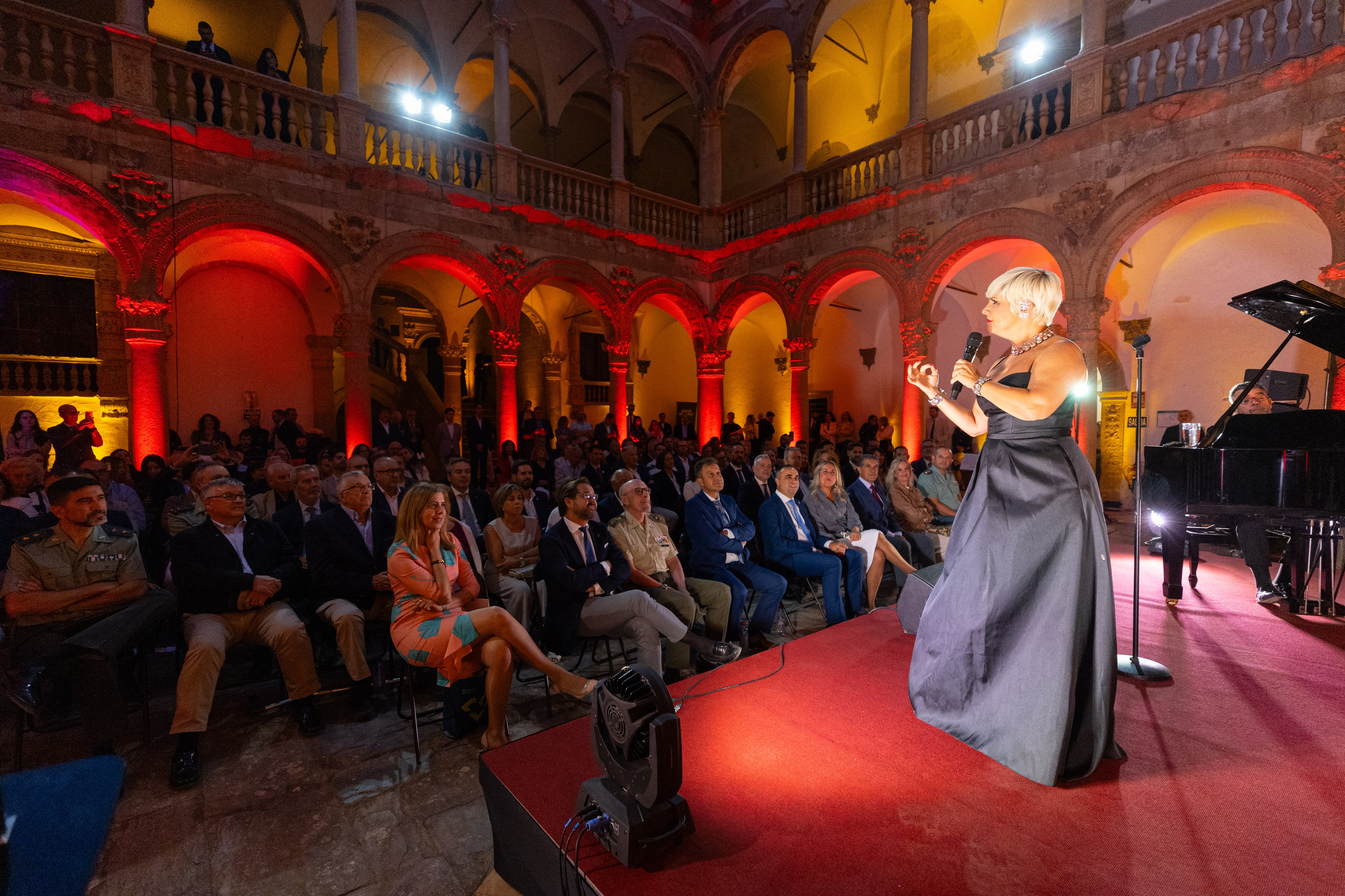 Las imágenes de la inauguración del castillo de La Calahorra este miércoles