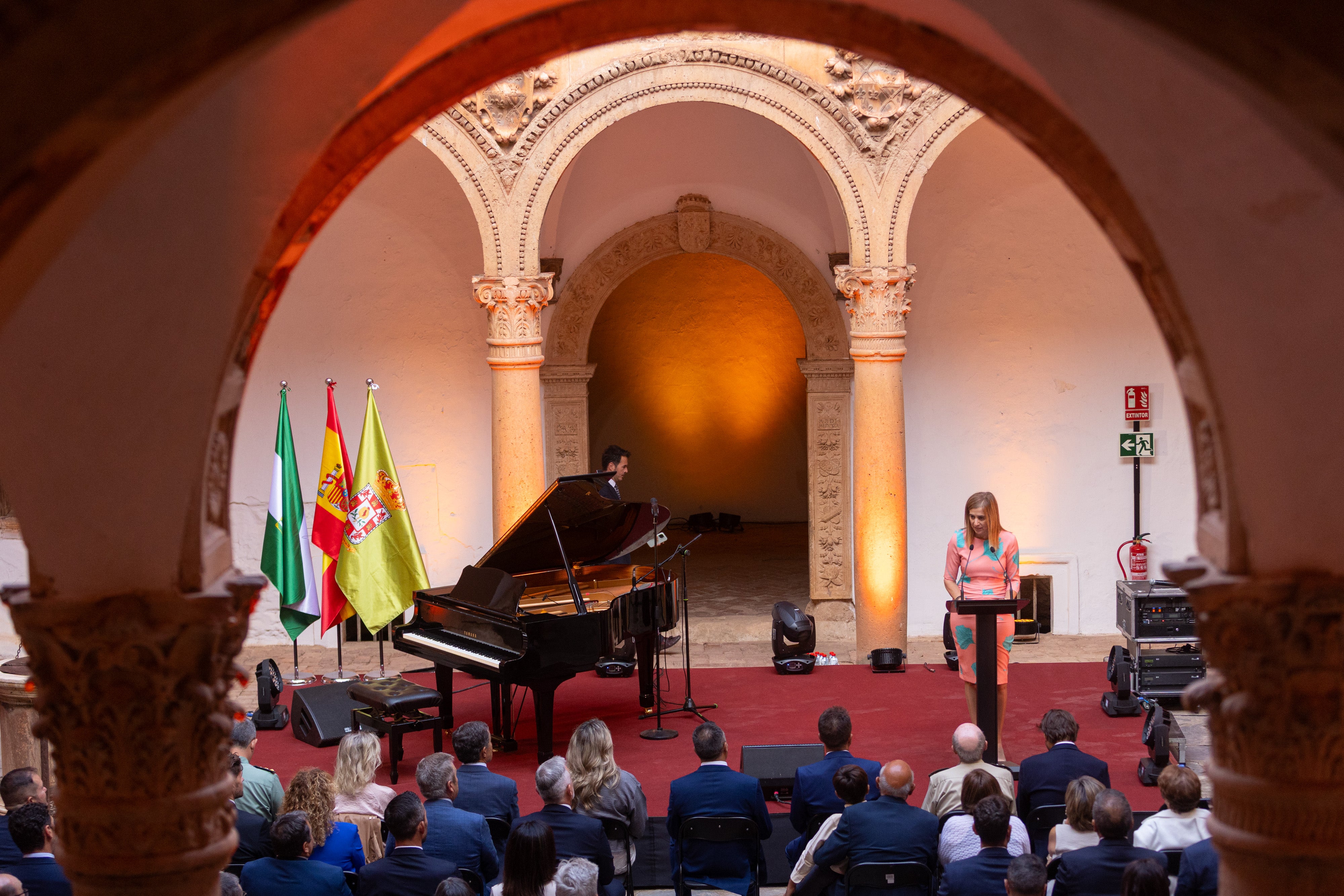 Las imágenes de la inauguración del castillo de La Calahorra este miércoles