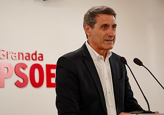 Pedro Fernández, delegado del Gobierno en Andalicía y secretario general del PSOE de Granada.