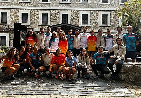 Selección nacional para el Mundial de Canfranc-Pirineos, con hasta seis atletas granadinos.