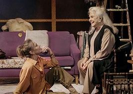 Natalia Dicenta y Lola Herrera, en un momento de la obra.