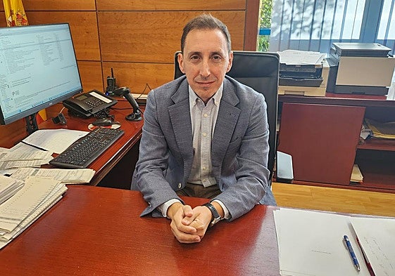 Antonio Fornes, en su despacho en Tráfico de la capital jienense.