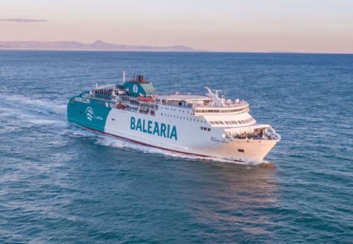 Ferry de Balearia.