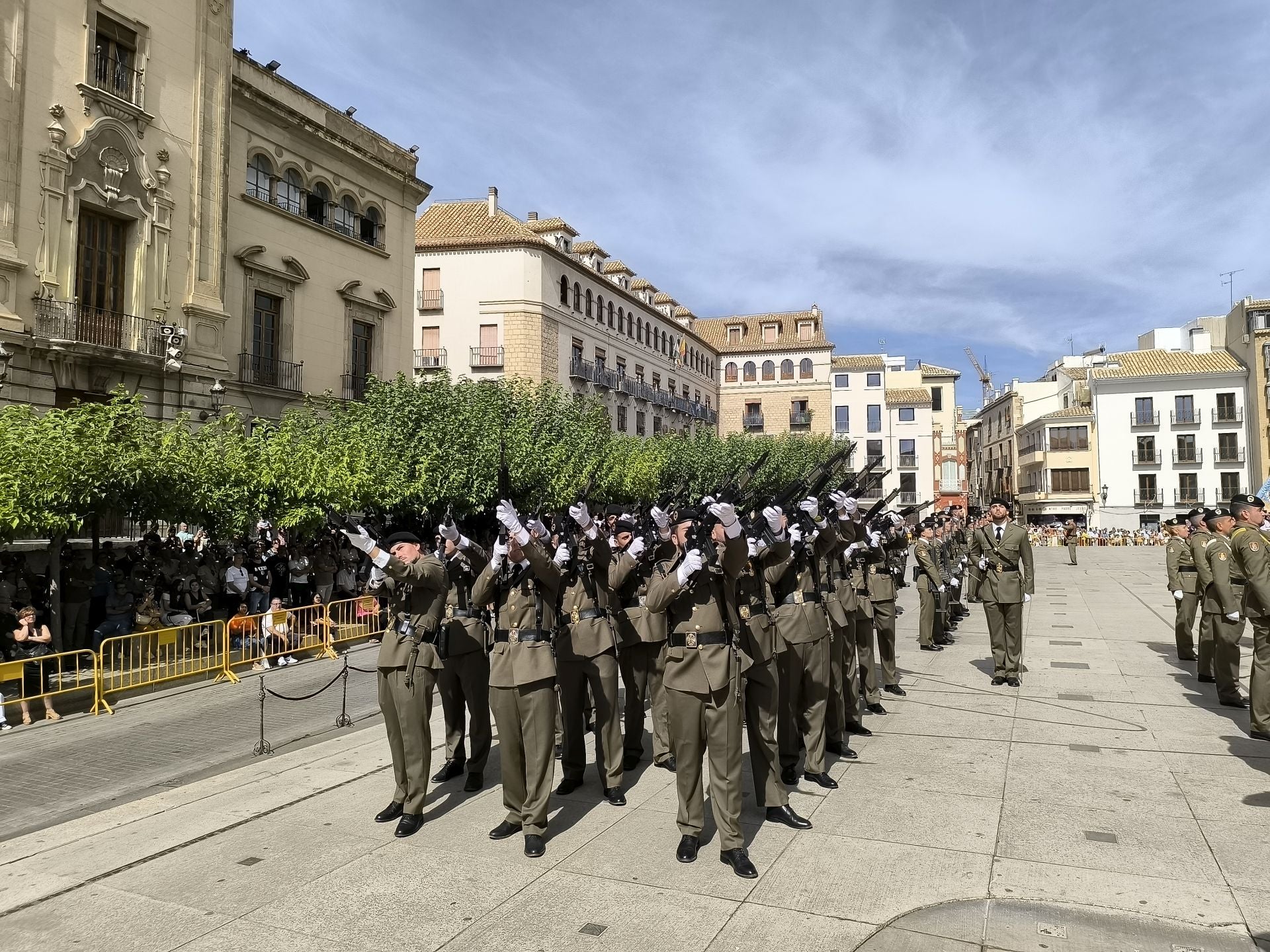 Las imágenes de los 450 civiles que juran bandera en Jaén