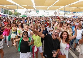 Ambiente este sábado en las fiestas de Armilla.