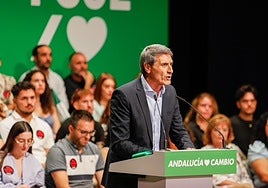 El secretario general provincial del PSOE, Pedro Fernández, en Maracena.