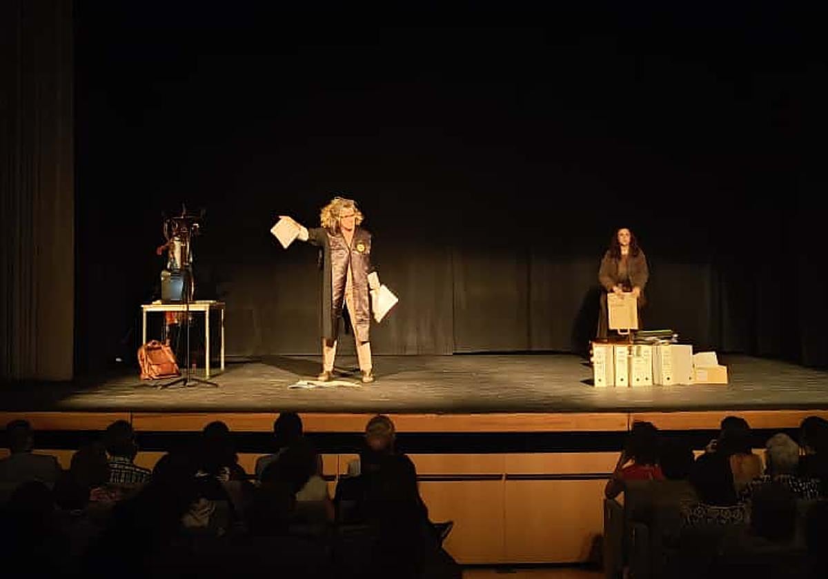 Momento de la rerpesentación de la obra.