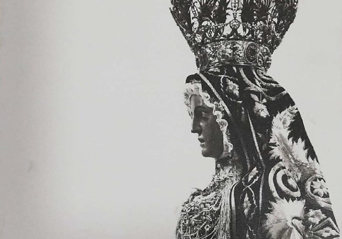 La Virgen de las Angustias, en una imagen antigua.