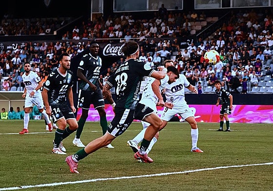 El encuentro fue muy disputado y, por momentos, tuvo un ritmo muy alto.