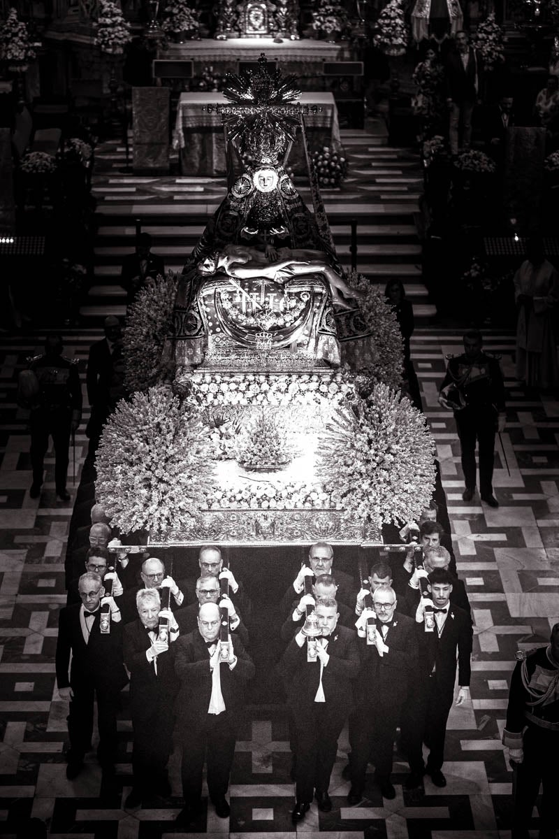 Las imágenes más íntimas de la procesión de la Virgen de las Angustias