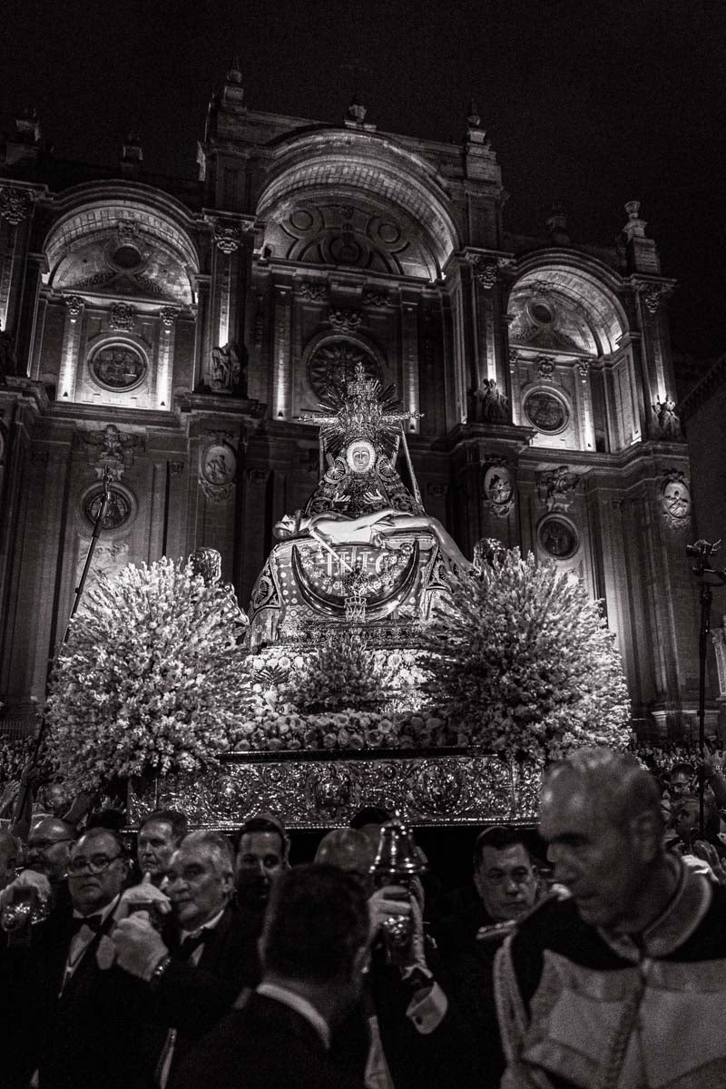 Las imágenes más íntimas de la procesión de la Virgen de las Angustias