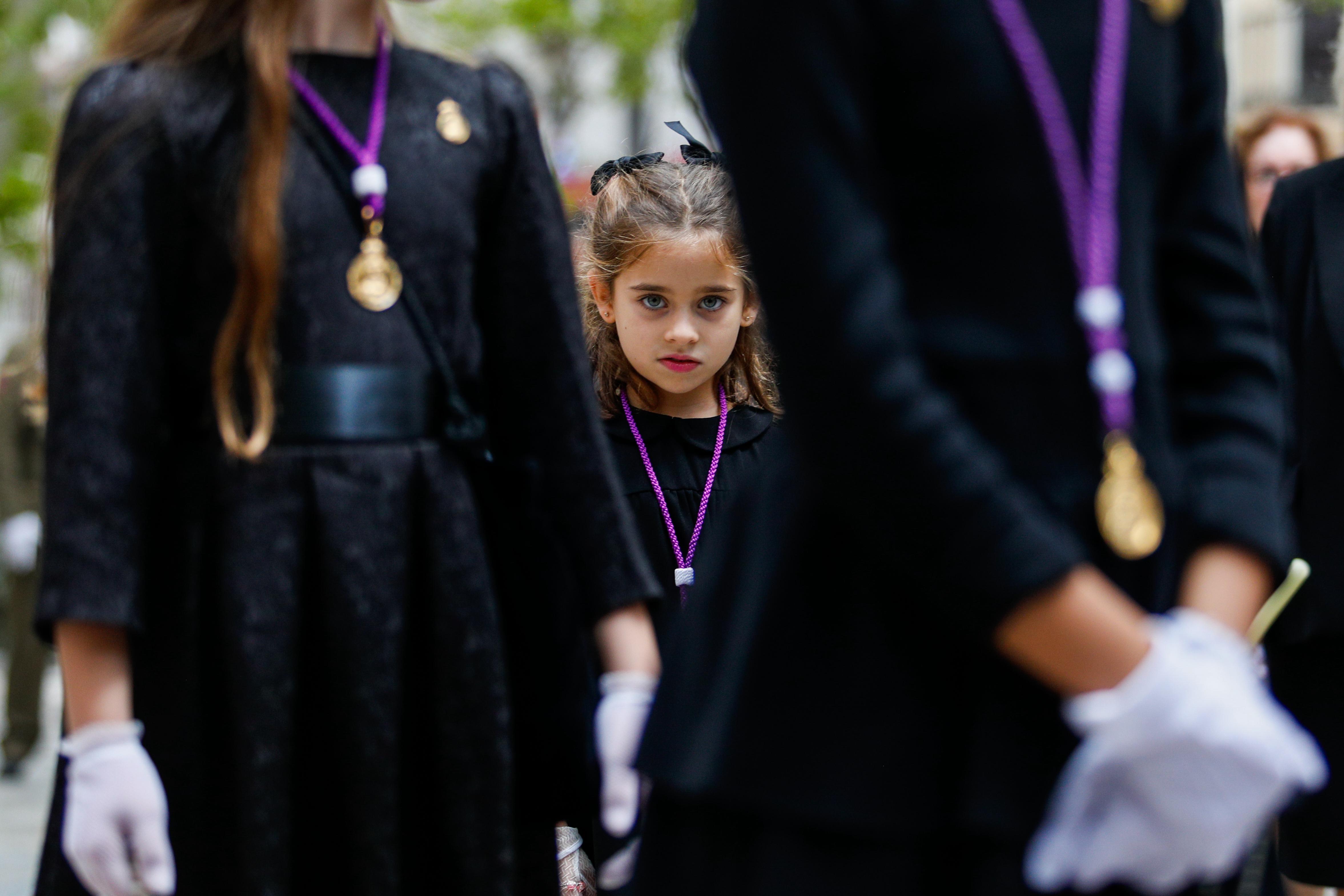 Las imágenes de la procesión de la Patrona por las calles de Granada