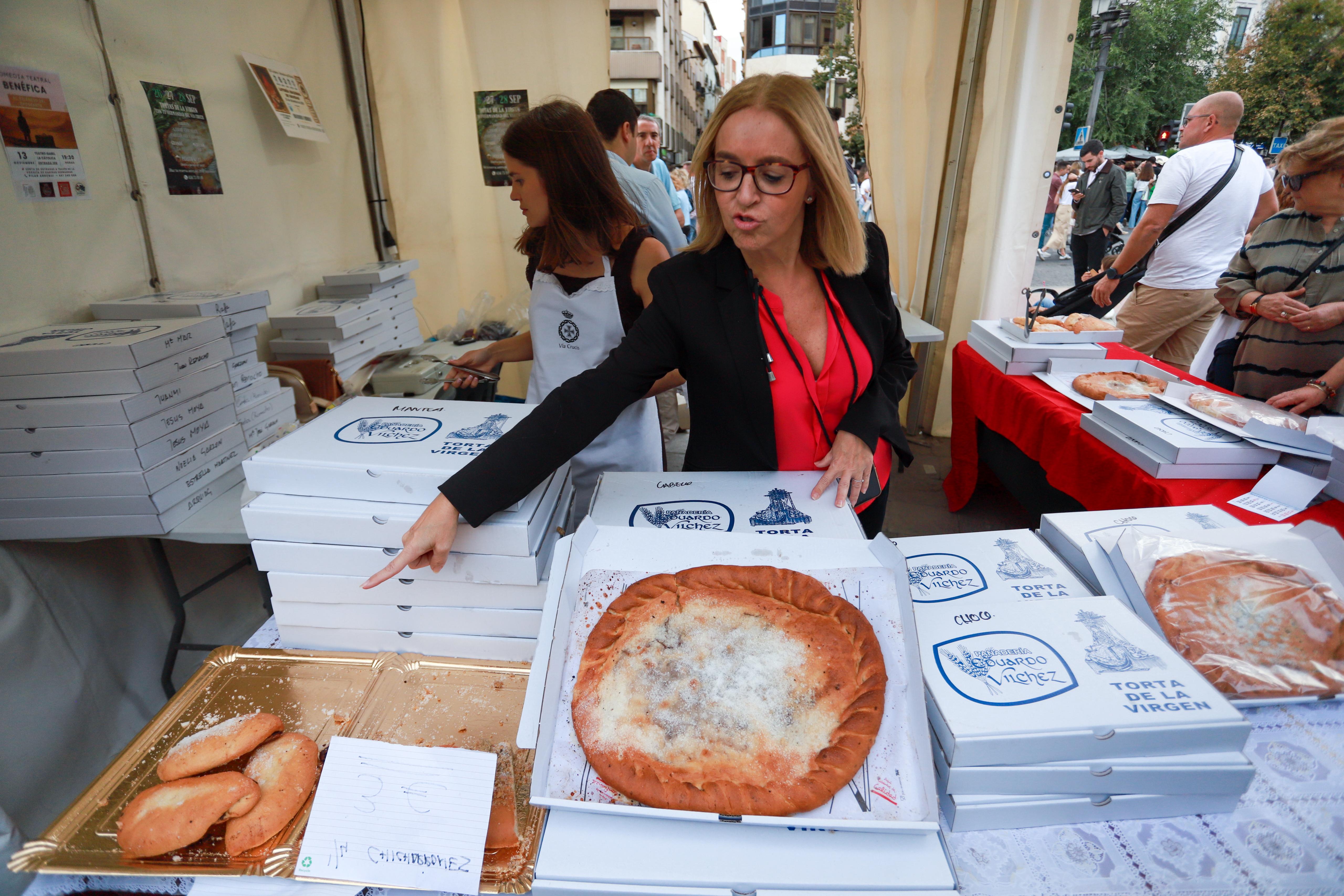 Las imágenes de la procesión de la Patrona por las calles de Granada