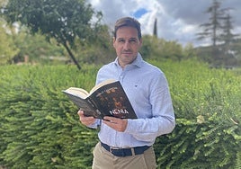 El escritor granadino Pablo Casanova.