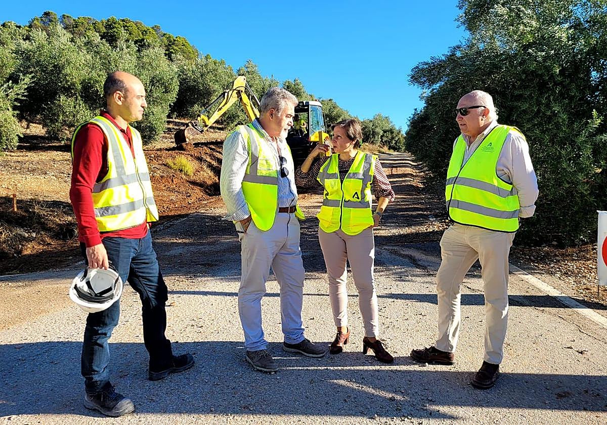 Visita de Soledad Aranda junto a José Berrio y Santiago Rodríguez.