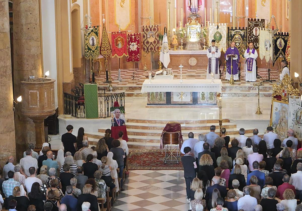 Las imágenes del entierro de Antonio Campos en Berja