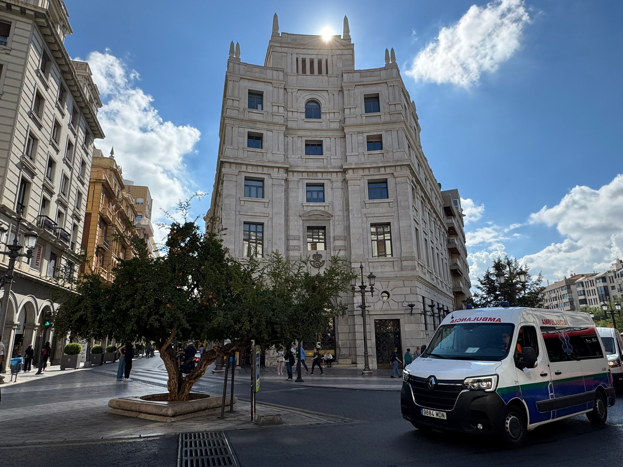 El incendio en el edificio de Correos, en imágenes