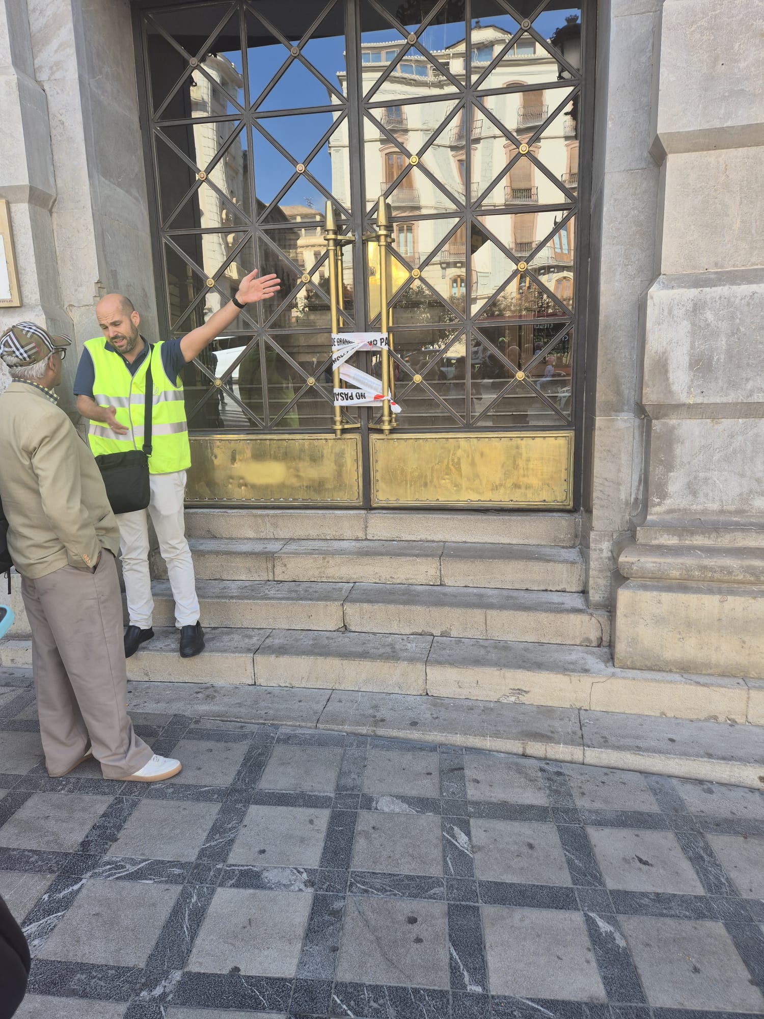 El incendio en el edificio de Correos, en imágenes