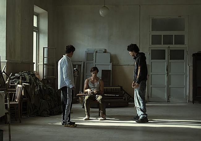 Guitarricadelafuente, con Calvo y Ambrossi, durante el rodaje.