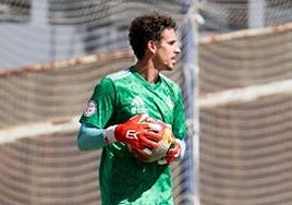 Alberto Lejárraga, en un encuentro con su equipo.