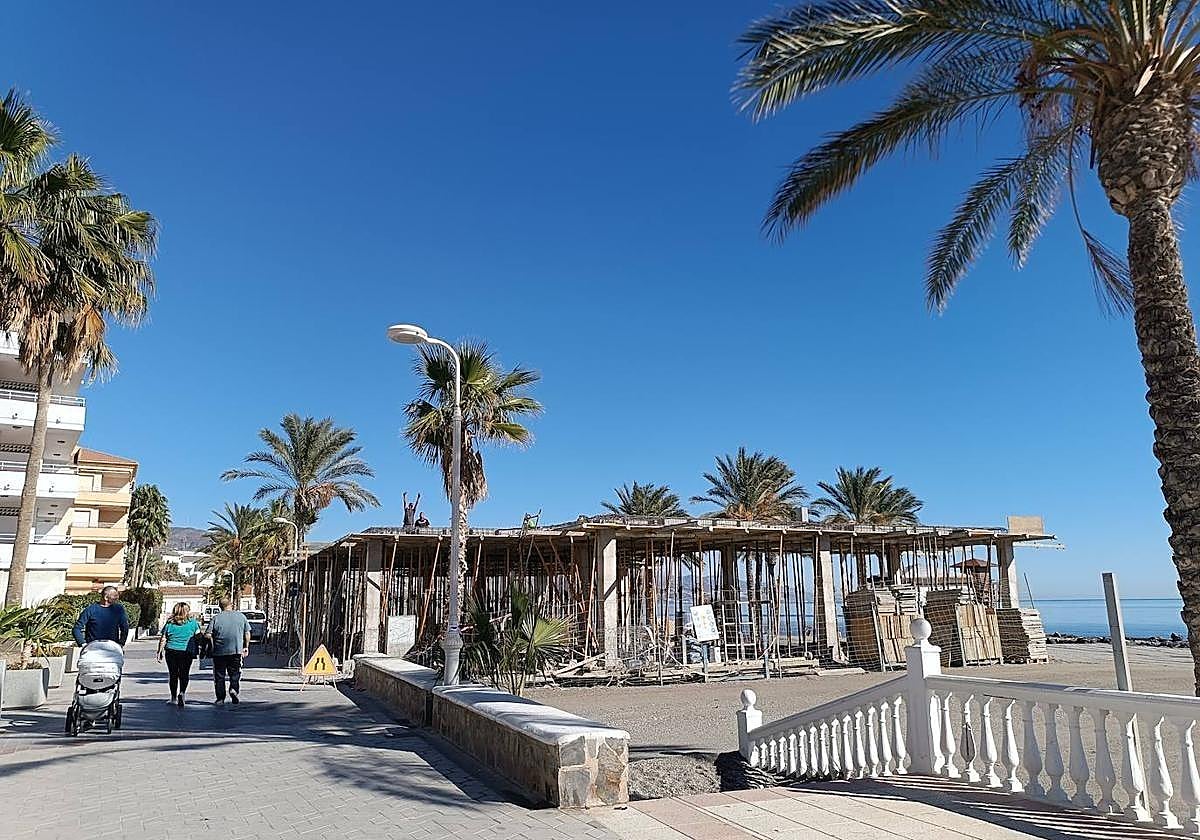 Muere en Castell tras precipitarse al vacío por intentar salir del piso con sábanas anudadas