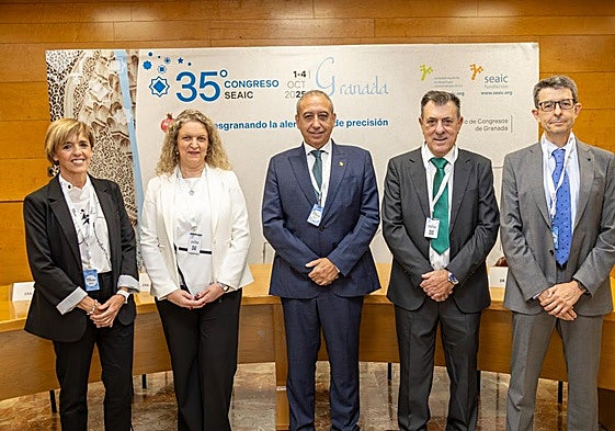 Los anfitriones del Congreso de la Sociedad Española de Alergología, ayer en el Palacio de Congresos.